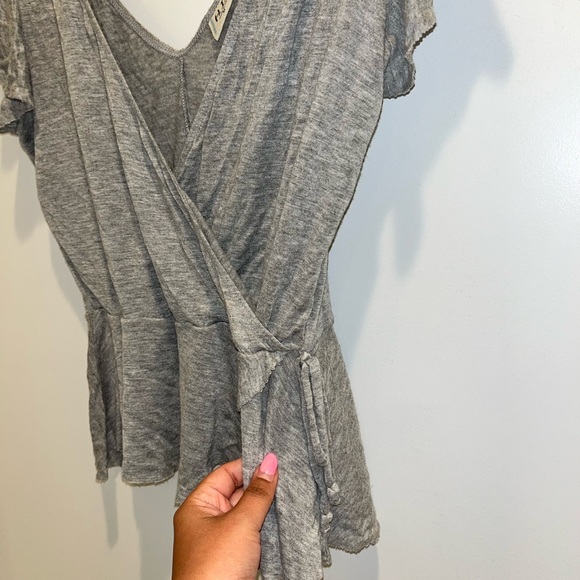 💛$4 if bundle- gray shirt, gray casual shirt - Picture 4 of 4